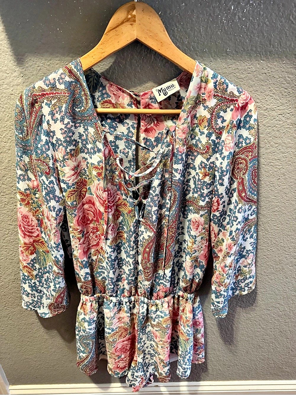 Show Me Your Mumu Floral romper  in Multicolor Like New size medium